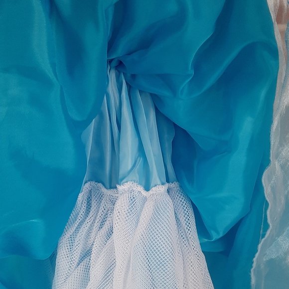 Cinderella princess dress,costume, no size, I'm guessing it fits a girl size 4 - Picture 5 of 9